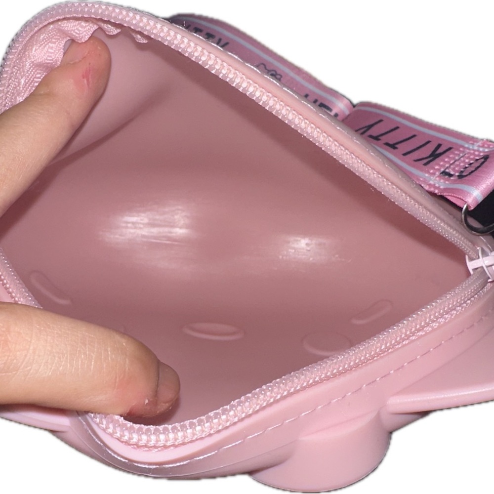 NIP Hello Kitty Pink Large Silicone Crossbody Bag with Adjustable Strap - Picture 8 of 8